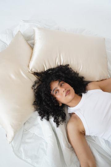 Routine nuit cheveux bouclés : 5 étapes pour des boucles parfaites au réveil